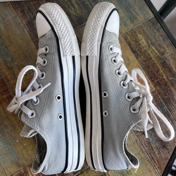 Converse women low top sneakers size 7, gray base with green tongue, and green - Picture 5 of 9